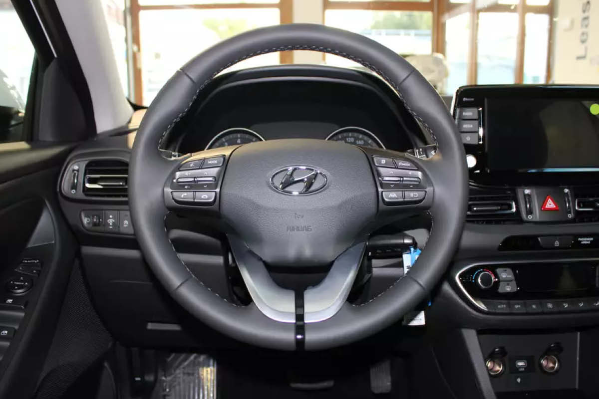 Hyundai i30 Fastback Fahrzeugbild